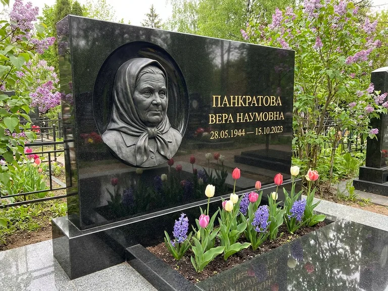 Памятник с барельефом — выполненная работа 26 в Кемерово