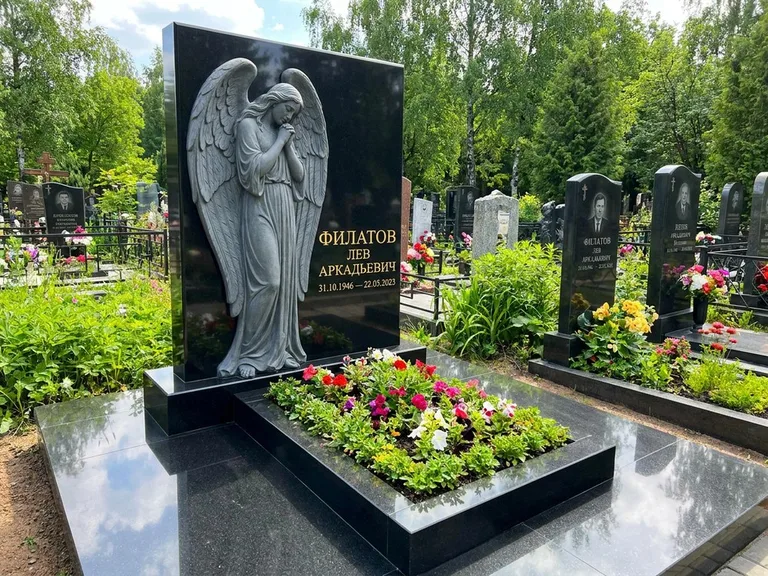 Памятник с барельефом — выполненная работа 31 в Кемерово