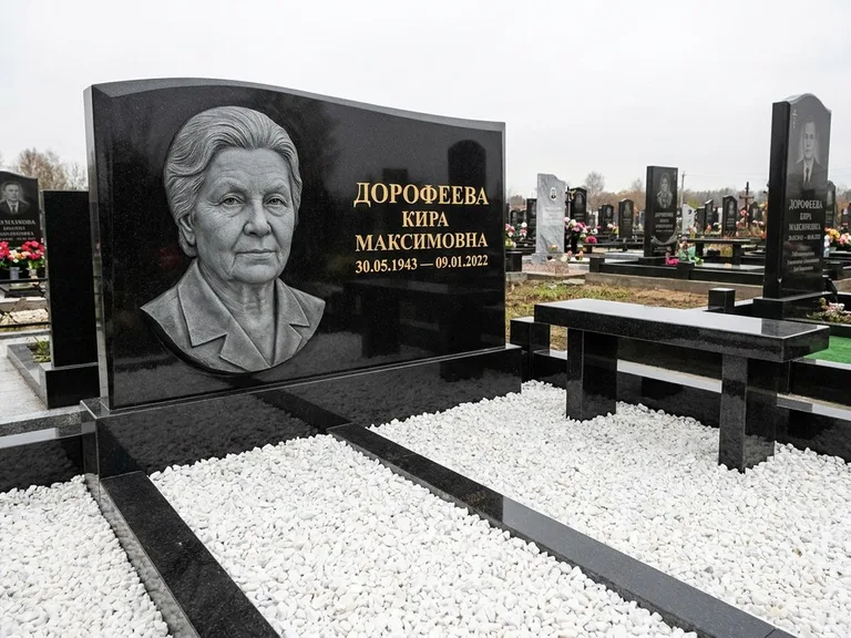 Памятник с барельефом — выполненная работа 41 в Кемерово