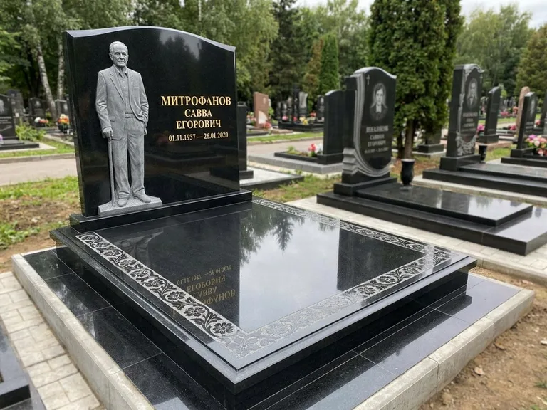 Памятник с барельефом — выполненная работа 48 в Кемерово