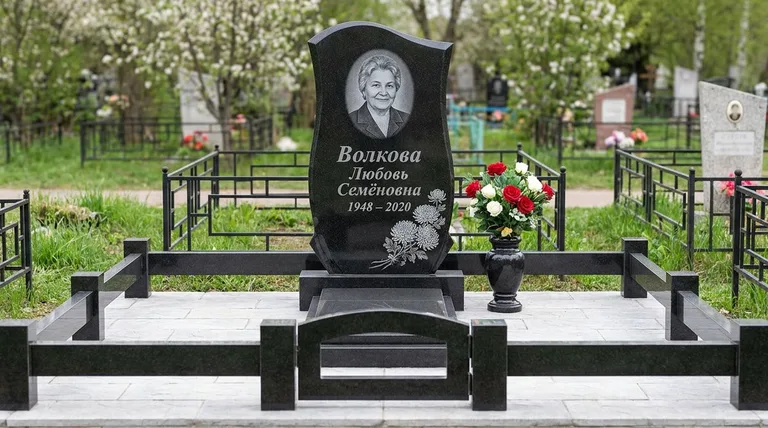 Памятник с гравировкой хризантем — выполненная работа «Волкова» в Кемерово