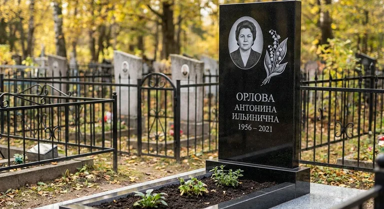 Памятник с гравировкой ландышей — выполненная работа «Орлова» в Кемерово