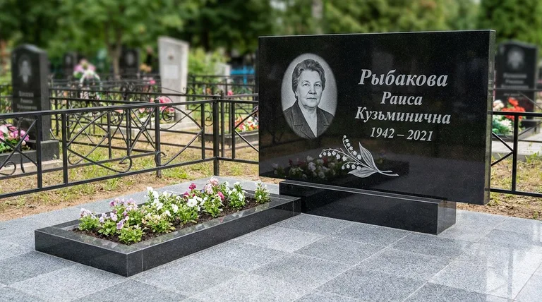 Памятник с гравировкой ландышей — выполненная работа «Рыбакова» в Кемерово