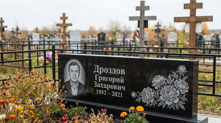 Памятник с гравировкой пионов — выполненная работа «Дроздов» в Кемерово