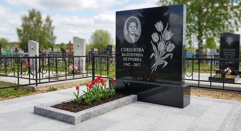 Памятник с гравировкой тюльпанов — выполненная работа «Соколова» в Кемерово