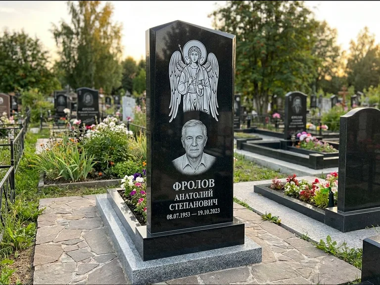 Памятник с гравировкой иконы — Владимирская икона Божией Матери с Младенцем, работа «Мельникова» в Кемерово
