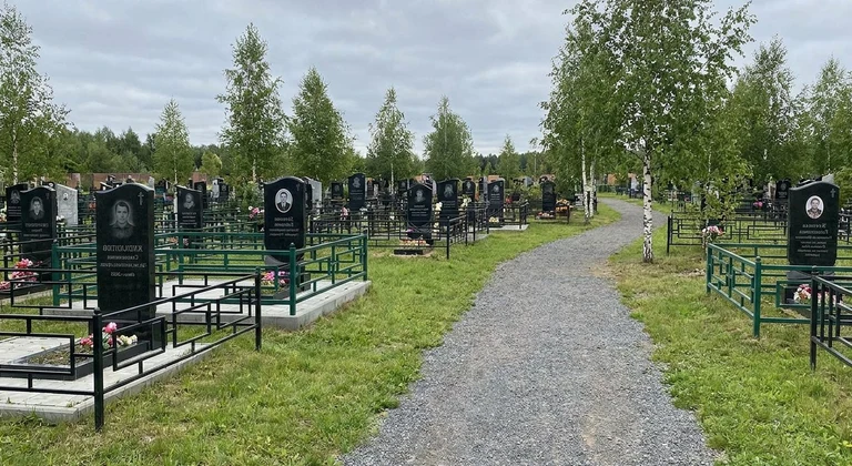 Памятники на Архангельском кладбище в Казани