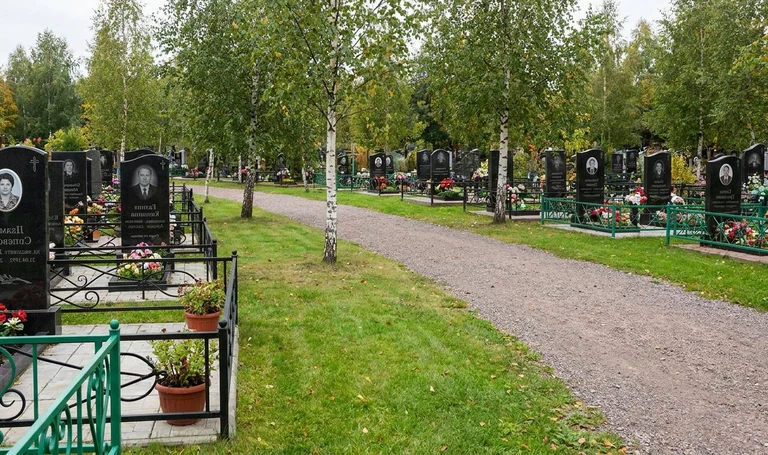 Чернореченское кладбище в Сургута