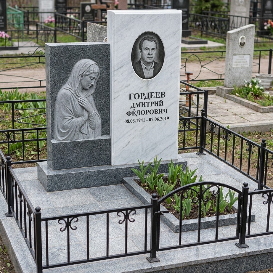 Пример дизайна: Памятник "Скорбящая Мать" из белого мрамора — фото и цена