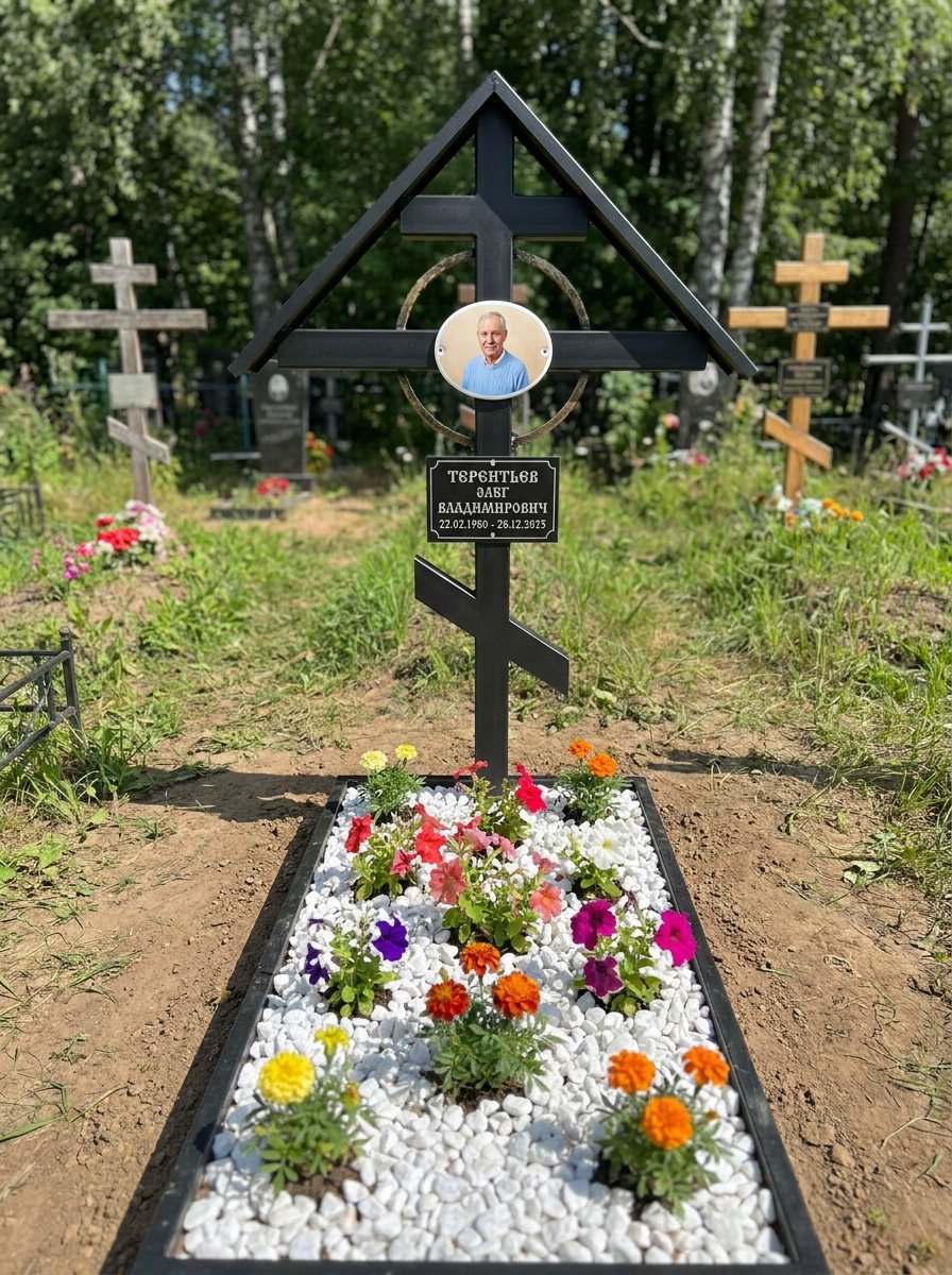 Портрет на памятнике в Кемерово — Крупный овал на кресте, портрет по грудь